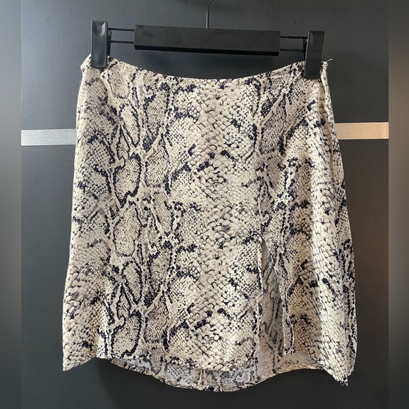 Reformation Margot Skirt in Rattlesnake - Size 4 - Picture 3 of 5